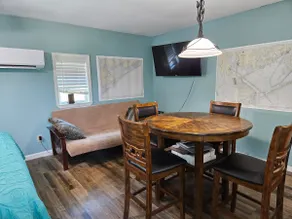 Cute 2/2 Close to Beach; BBQ Pit, covered parking - Image 3
