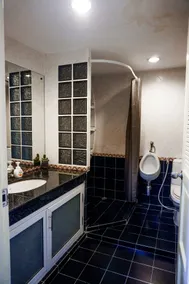Young place apartment 4 bedrooms in sukhumvit 23 - Image 4