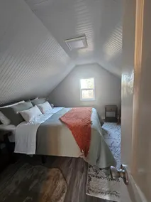 Cozy Pacific Northwest Suburban Getaway - Image 5