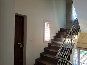 Bellevue-family friendly apartment on first floor - Image 4