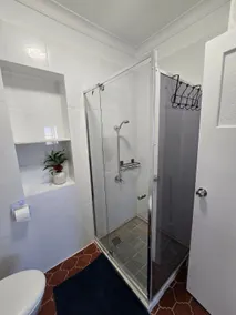 Cozy Home, 3Bedroom,AC, walk to Westfield/pool/RSL - Image 5