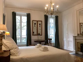Character apartment in the 6th arrondissement - Image 4