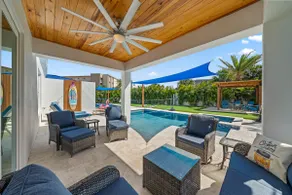 Orbit Oasis 10/8 En suites Pool/Spa Beach Access - Image 3
