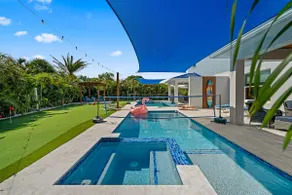 Orbit Oasis 10/8 En suites Pool/Spa Beach Access - Image 2