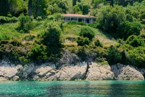 Private Waterfront Retreat by Turtle Island - Image 2