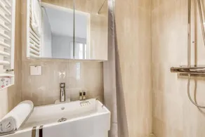 Beautiful Parisian apartment - Image 4