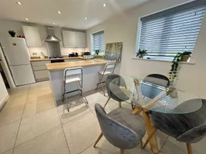 Blenheim villa, 3bedroom, Netflix, Parking, WiFi - Image 2