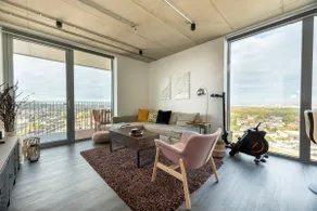 Chic Flat Next To Elizabeth Line - Stunning Views Pass the Keys - Image 3