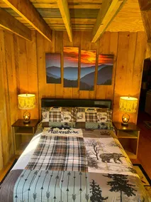 Quiet Cabin in the Woods – Couples Escape - Image 3