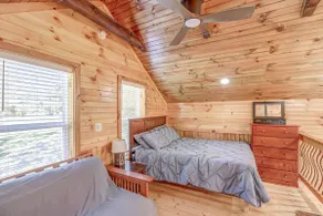 Creekside Cabin - Image 5