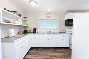 Cute 2 BR 2 BA - Image 4