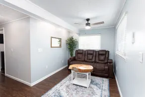 Cute 2 BR 2 BA - Image 5