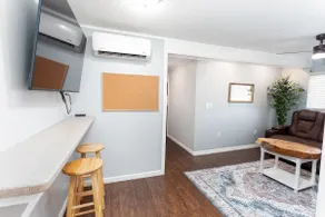 Cute 2 BR 2 BA - Image 2