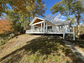 Pine Lake Cottage with Views - Image 2