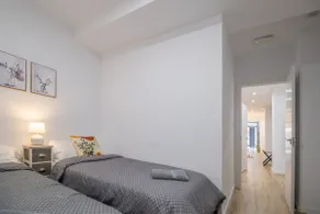 Modern apartament near city center - Image 5