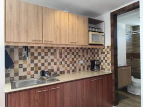 Centrally-located Independent Studio Suite with Breakfast - Image 3