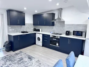 Modern garden retreat— near WFJ, ensuite & parking - Image 4