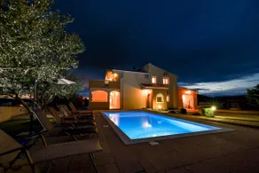 Villa Andrea with private heathed pool - Image 2
