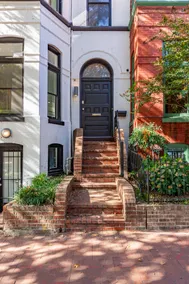 Downtown Victorian home w/Stunning Roof & Parking - Image 5