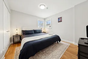 Renovated 3BR Apt-King Bd-Full Kitchen-WiFi-NTFLX - Image 4