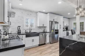 Modern 3BR Home w/Garage, Smart TVs & Laundry - Image 2