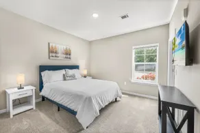 Vibrant 2BR with Gym, Pool & Free Onsite Parking - Image 3