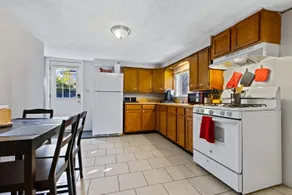 Cozy & Convenient Family Getaway - Image 3
