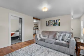 Cozy Downtown Redmond Cottage - Image 3