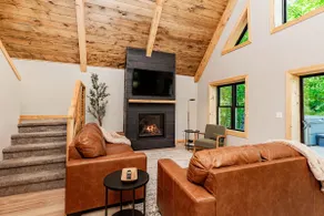 Lake Cabin Retreat | Hot tub - Image 3