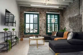 Beautiful Apartment Loft with Gym & Rooftop Access - Image 2