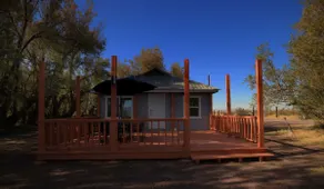 D：Property B Starlit Lakeside Retreat - Image 2