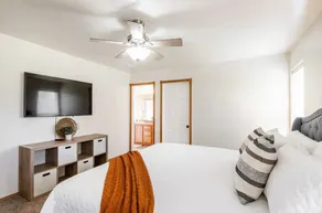King beds/private yard/BBQ grill - Image 4
