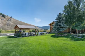 Whispering River Lodge - Image 2