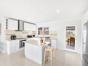 Central Sunnybank 4 Bedrooms Home, Family Friendly - Image 5