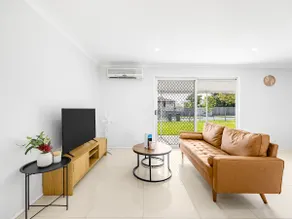Central Sunnybank 4 Bedrooms Home, Family Friendly - Image 2