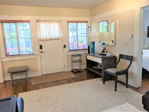 North Berkeley Chic - Image 3