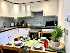 Modern 2 bedroom in Central London - Image 3