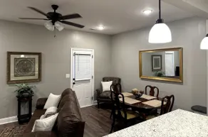 Beautiful Townhome with Pool - Image 3