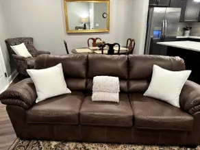 Beautiful Townhome with Pool - Image 2