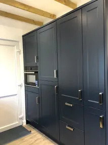 Studio apartment with parking - Image 2