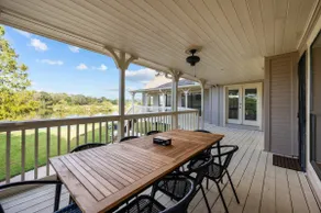 Woodlands Area Lake View Retreat - Image 5