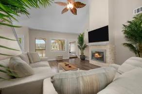 Woodlands Area Lake View Retreat - Image 2