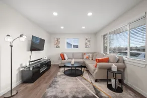 Entire Home in Northglenn | 6Bd/2b (sleeps 6-10) - Image 2