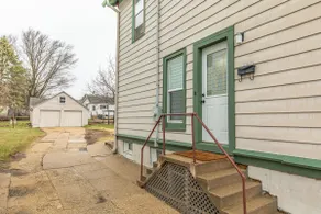 Upper Flat - Near Monroe Square - Image 4