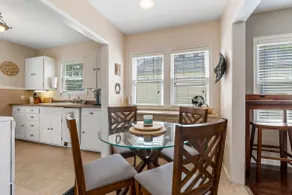 Lovely Bungalow - Image 4