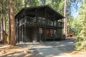 Charming 3BR Mountain Getaway/Pet Friendly - Image 2