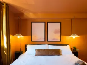 King Bed | Huge Dining Area | Walk Score 99 | Loft - Image 2