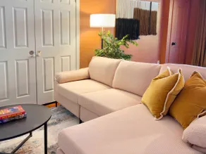 King Bed | Huge Dining Area | Walk Score 99 | Loft - Image 4