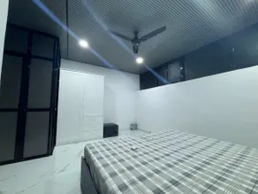 #6 Cozy Studio in Commercial Hub - Image 3