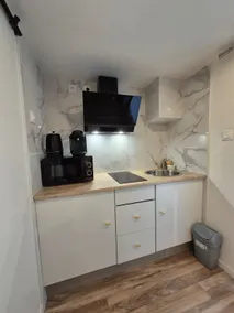 Apartment in Paris's South 2 district - Image 3